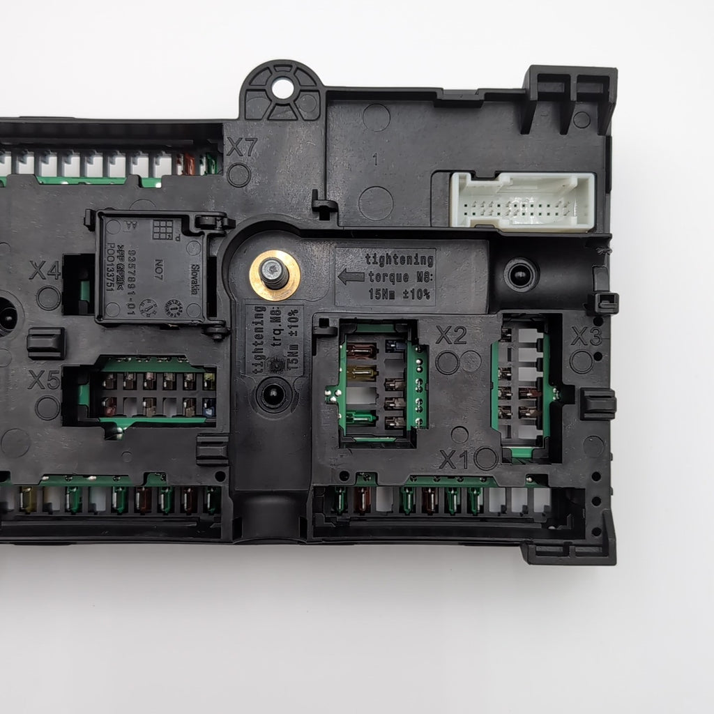 2024 BMW 330i 230I G42 G20 REAR POWER DISTRIBUTION FUSE Box 6114 5A4CFB0 - 02