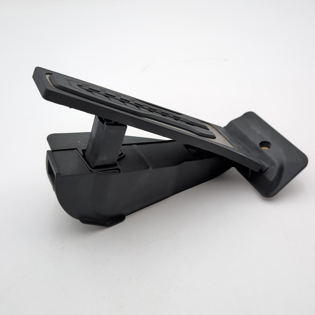2021 - 2026 BMW G60 G70 X1 X2 Z4 Accelerator Gas Pedal OEM 6889825