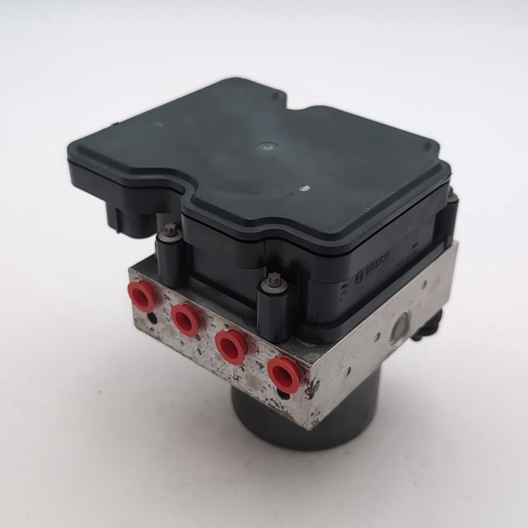 2018 2019 2020 Toyota Camry ABS Anti Lock Brake Pump Control Unit 44540-06290