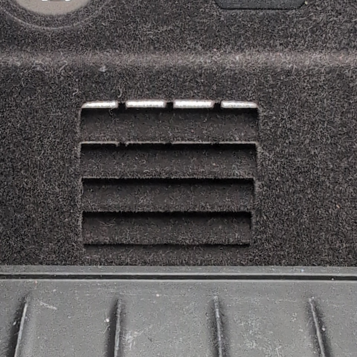 2016 - 2019 BMW 740i 750i Center Console Storage Compartment Wireless Charger