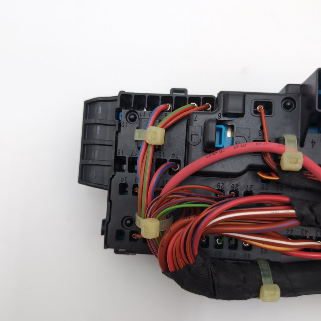 2022 - 2026 BMW 228i F74 X1 X2 iX B+ Positive Power Distribution Fuse Relay Box