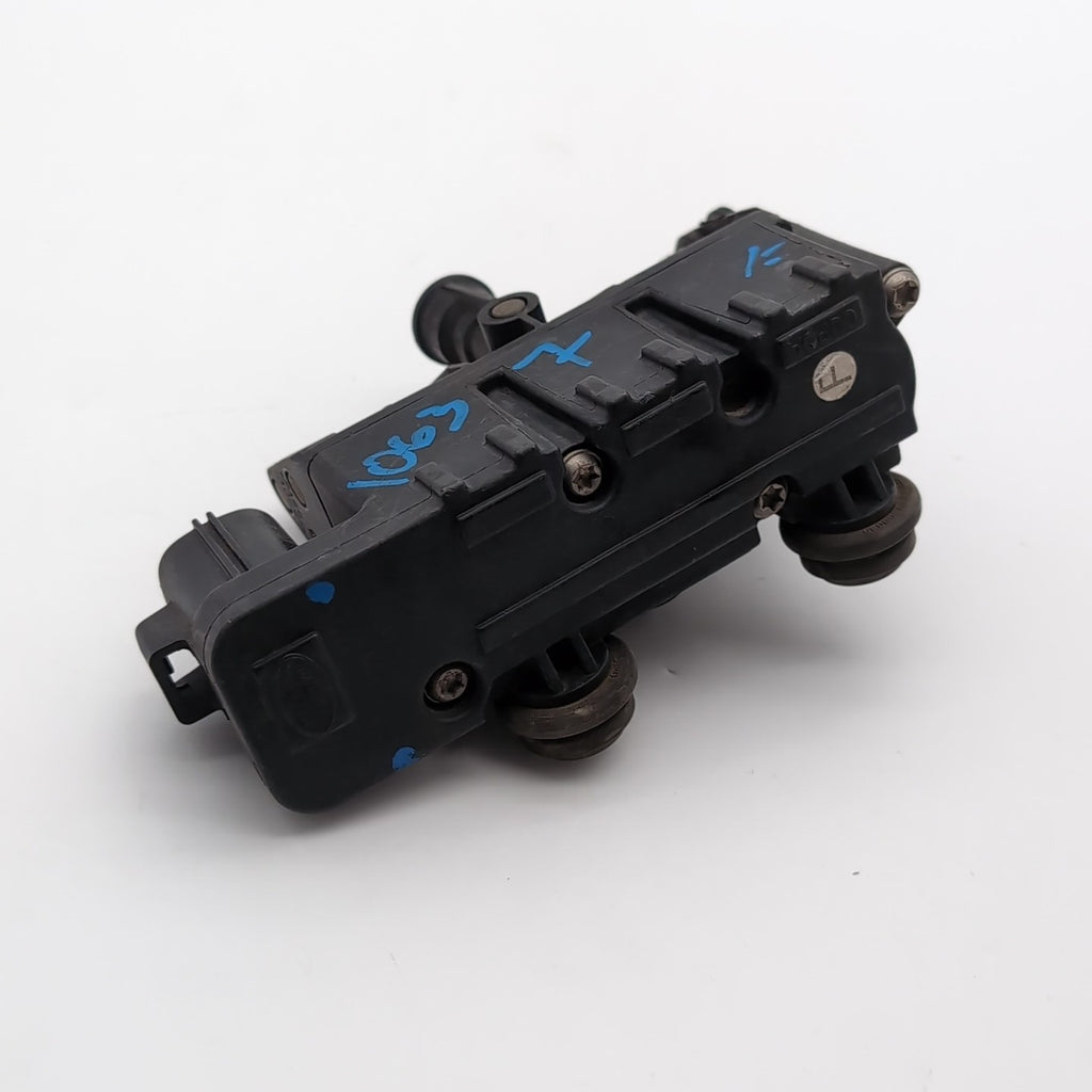 2006- 2013 Land Rover LR4 Air Suspension Transfer Relief Valve RVH000095