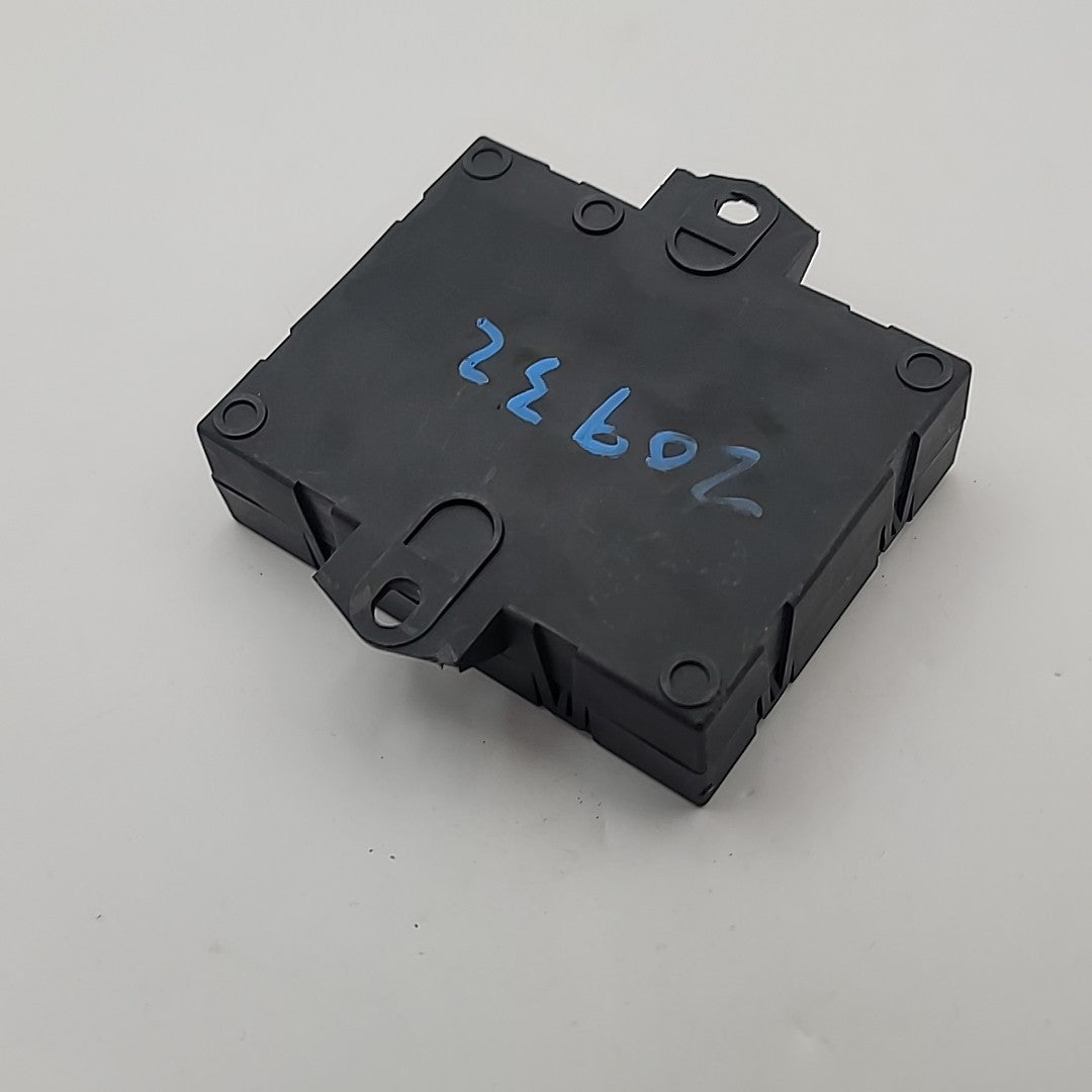 2018 2019 2020 LAND ROVER VELAR POWER LIFTGATE CONTROL MODULE UNIT J8A214B673BA