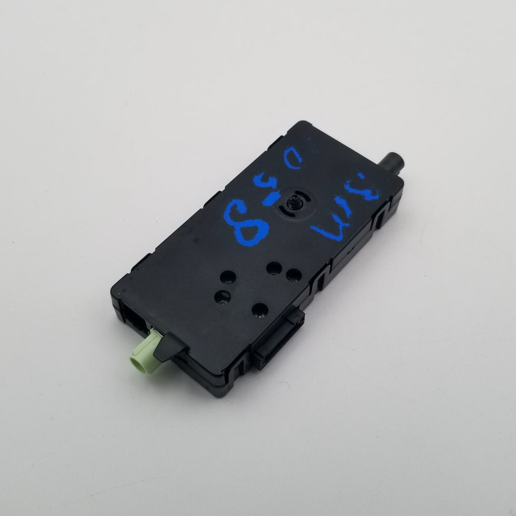 2018- 2023 BMW G30 530e Radio Antenna Amplifier Control Unit Module 8735981-03