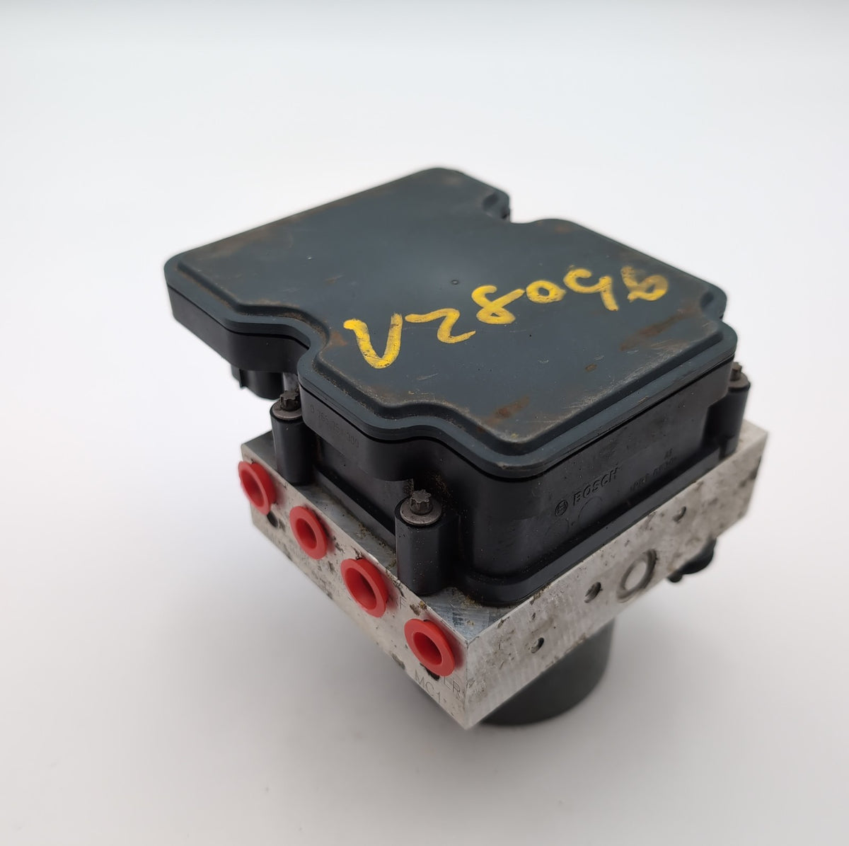 2015 Chrysler 200 2.4L ABS Anti Lock Brake Pump Control Unit 68232470AB