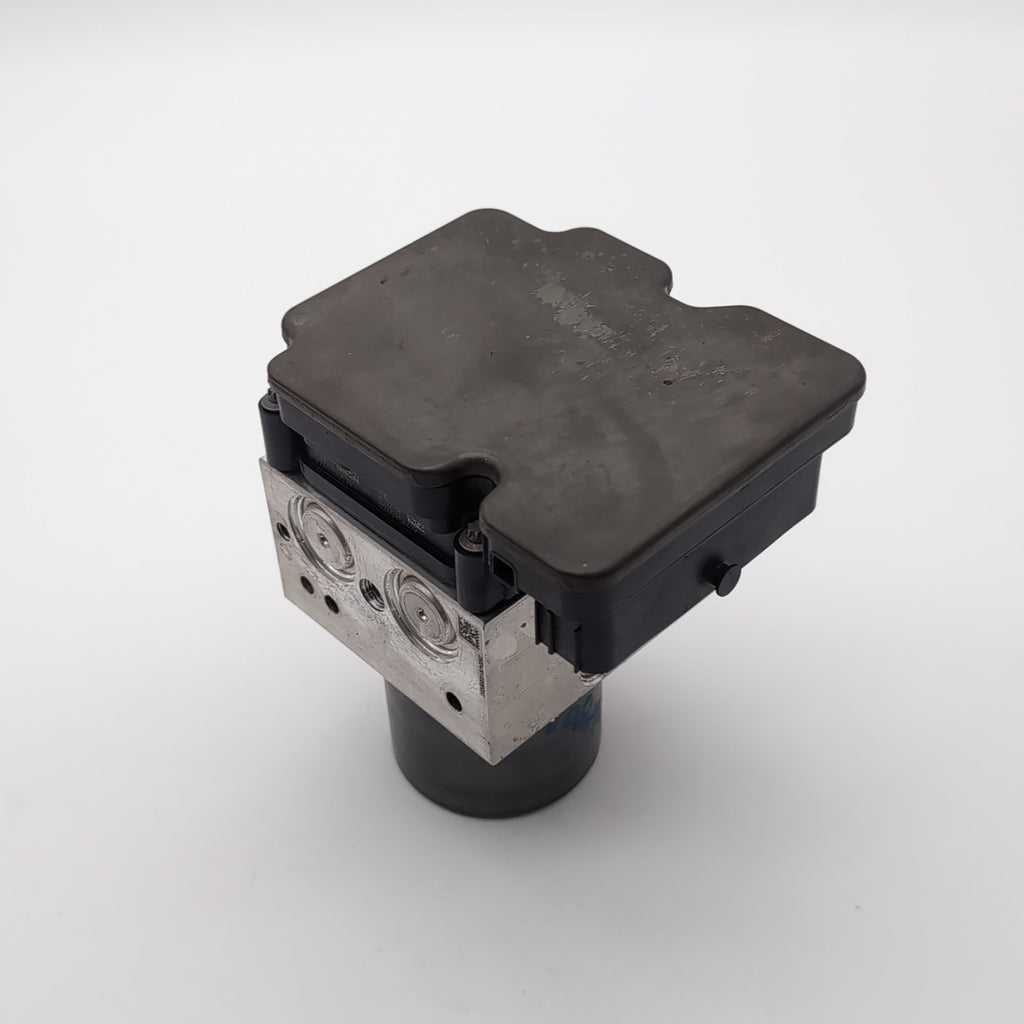 2018 2019 Land Rover Range Rover Velar ABS Anti Lock Brake Pump J8A2-14F447-EE