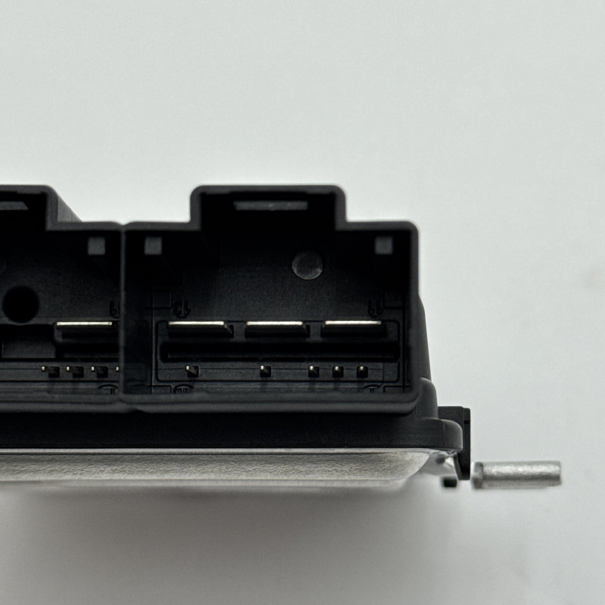 2025 2026 BMW 330i M340i G20 Fuel Pump Control Module 5B6C091