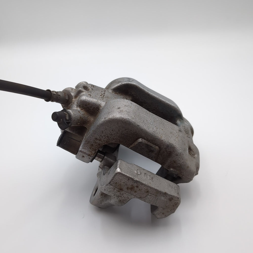 2012-2018 BMW 320I 328I F30 FRONT LEFT SIDE BRAKE CALIPER LH OEM