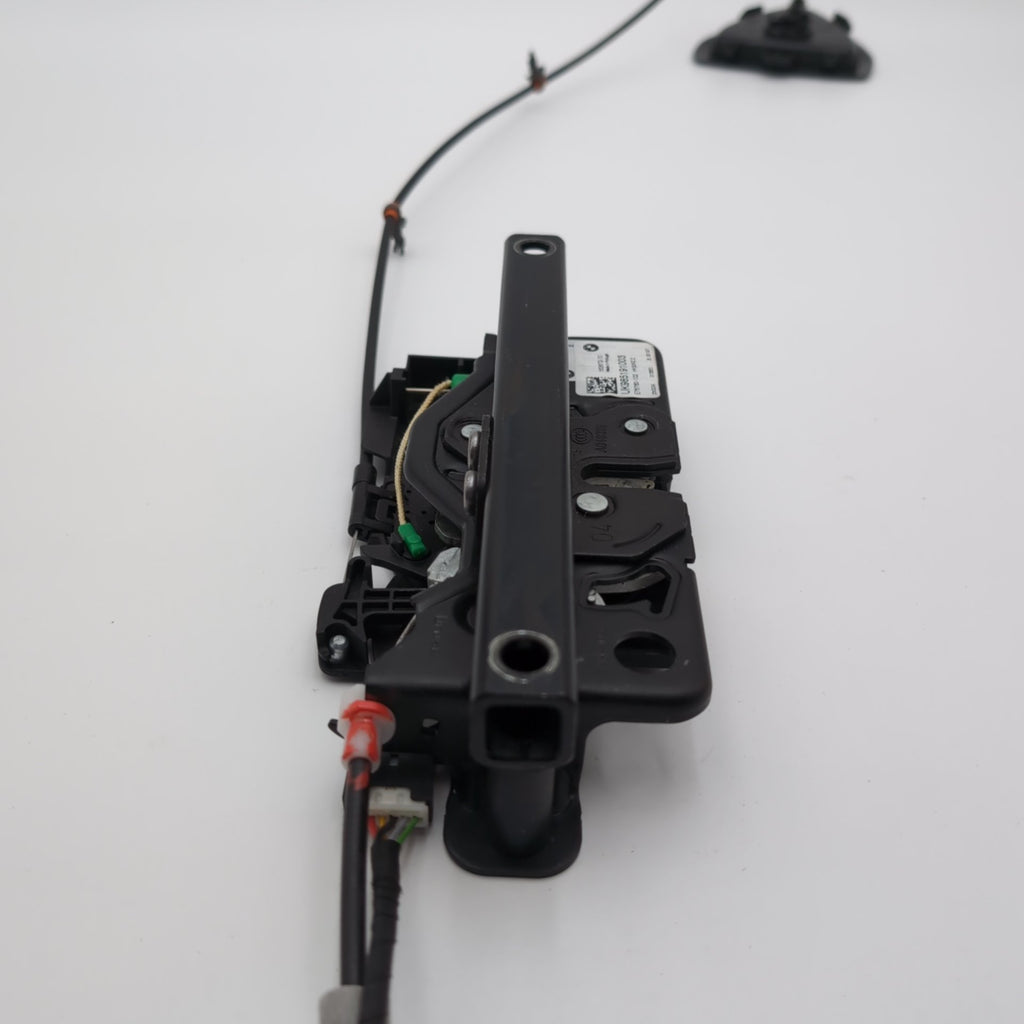 2023 - 2025 BMW i4 G26 Rear Trunk Lid Liftgate Latch Actuator Assembly 9851910