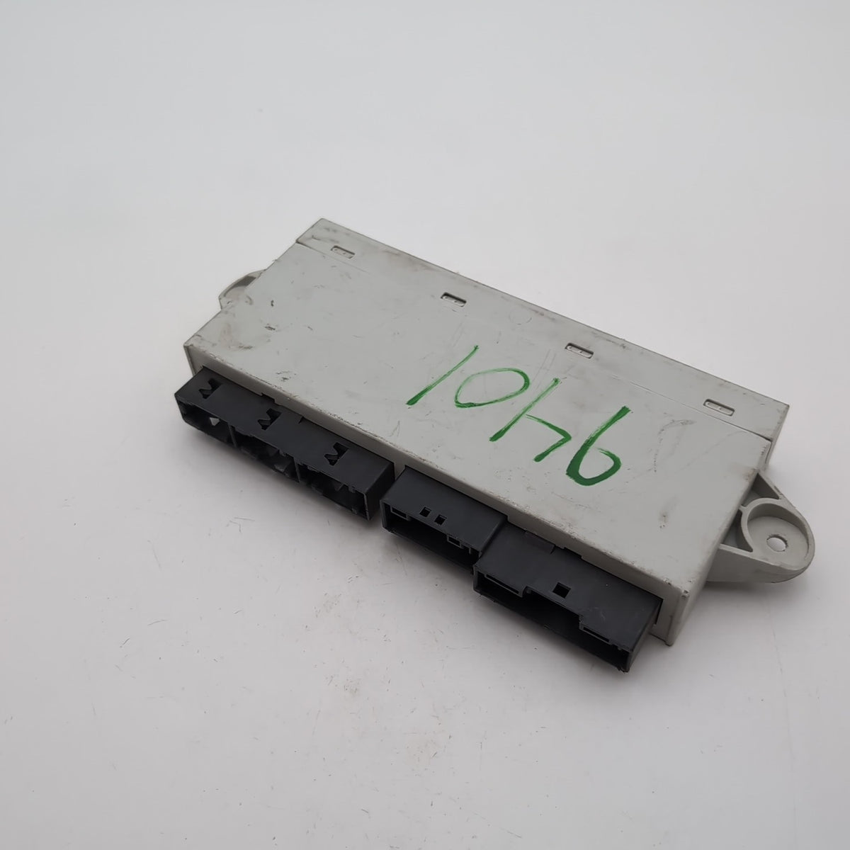 2002- 2006 BMW 745i 745Li 750i 750Li 760i 760Li Left Front Door Control Module