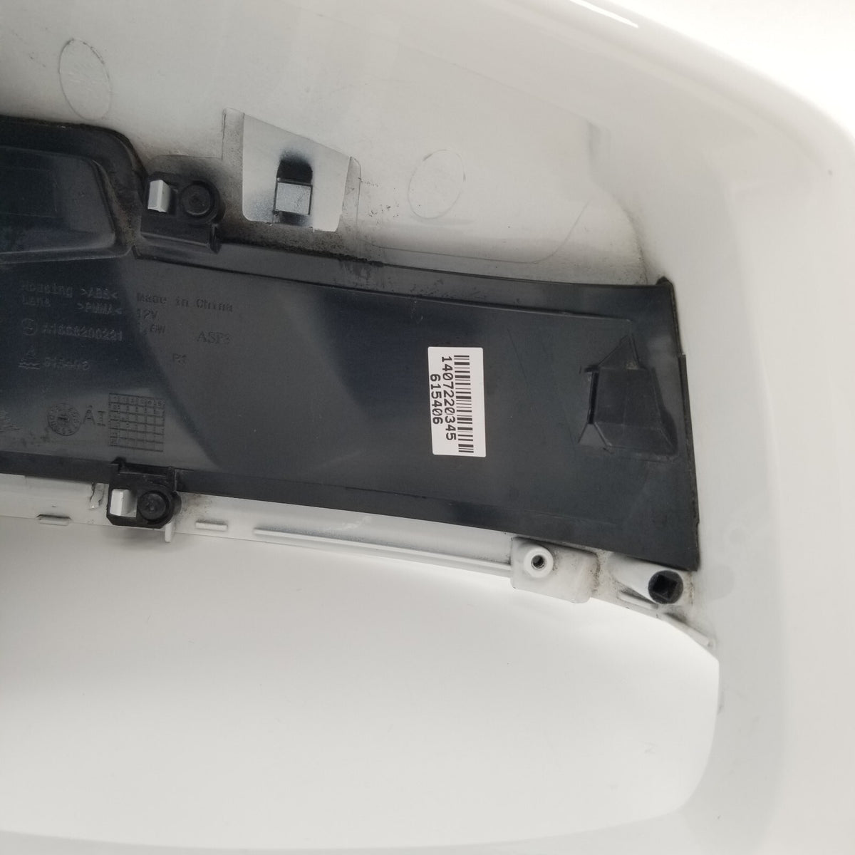 2013- 2018 MERCEDES BENZ W463 G63 AMG MIRROR COVER CAP RH PASSENGER WHITE