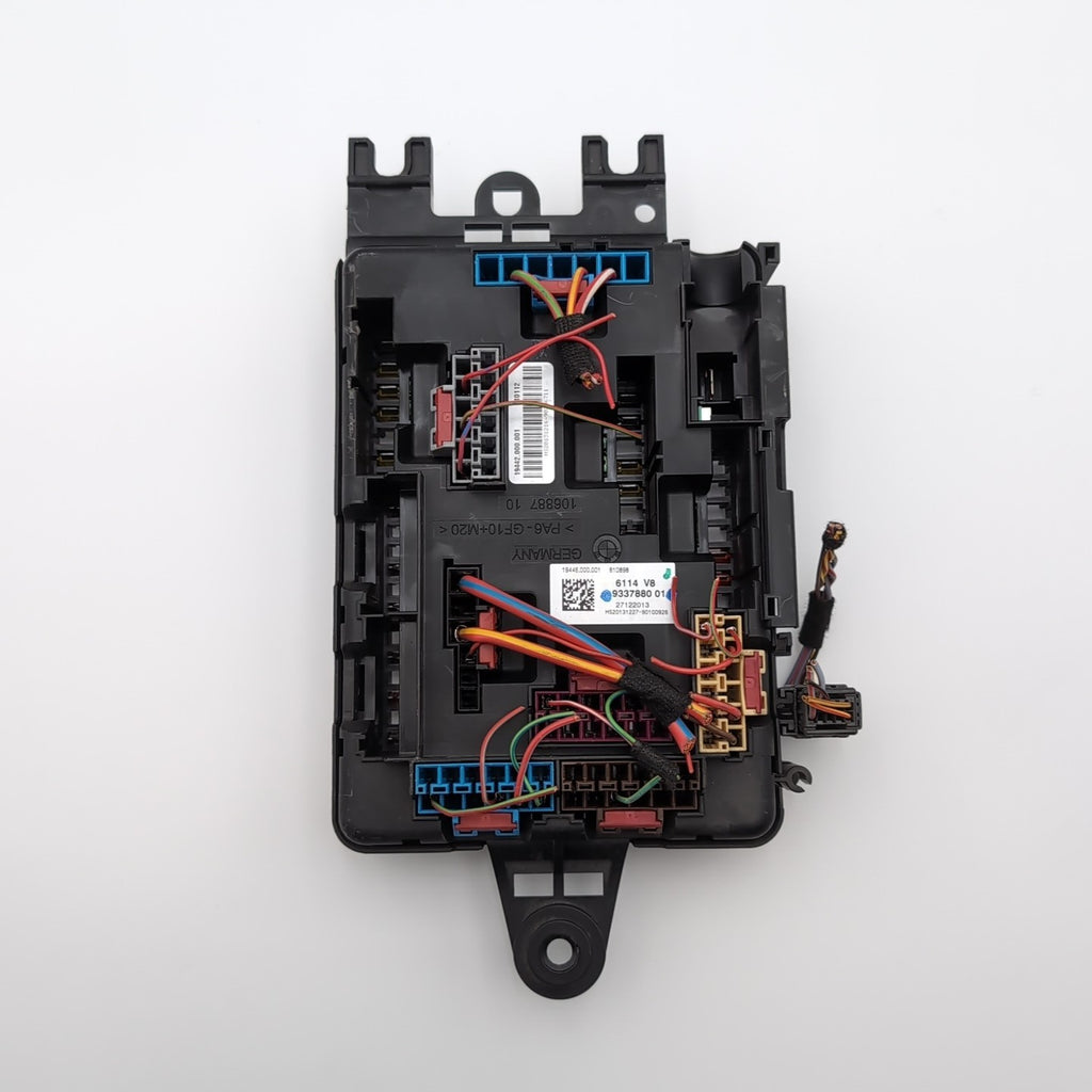 2013- 2016 BMW F30 F32 F34 F36 F80 F82 Rear Power Distribution Fuse Box 9337880