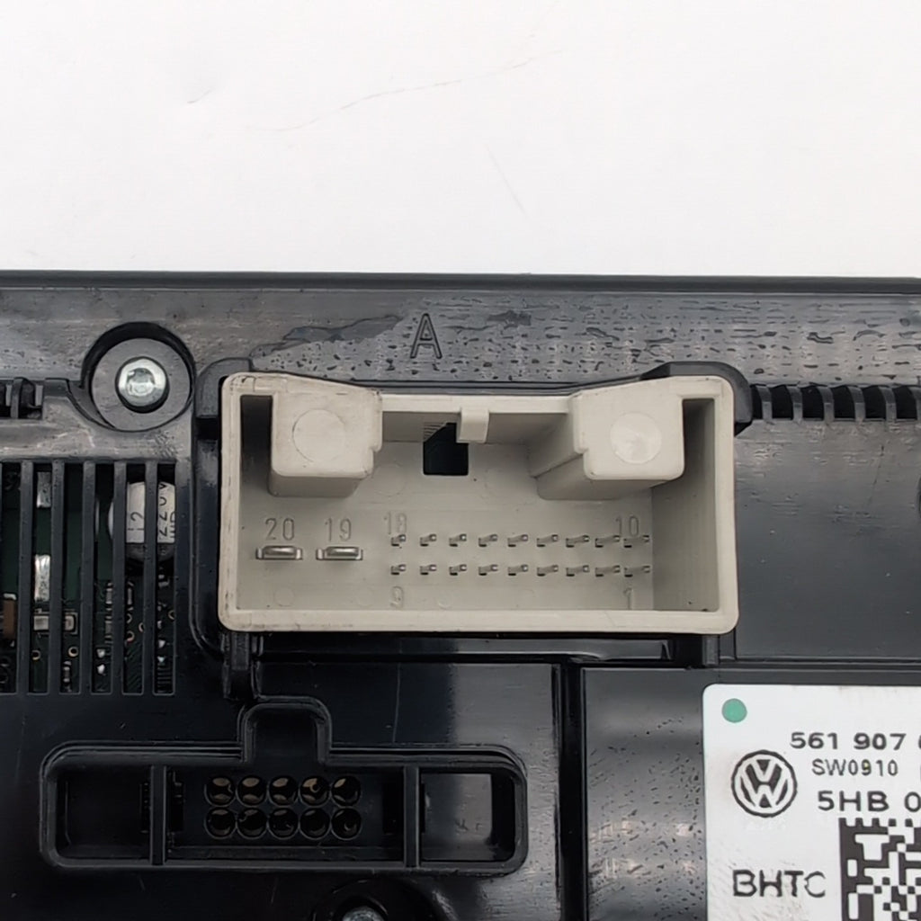 2016 2017 2018 Volkswagen Passat AC Heater Climate Control Unit 5HB012344
