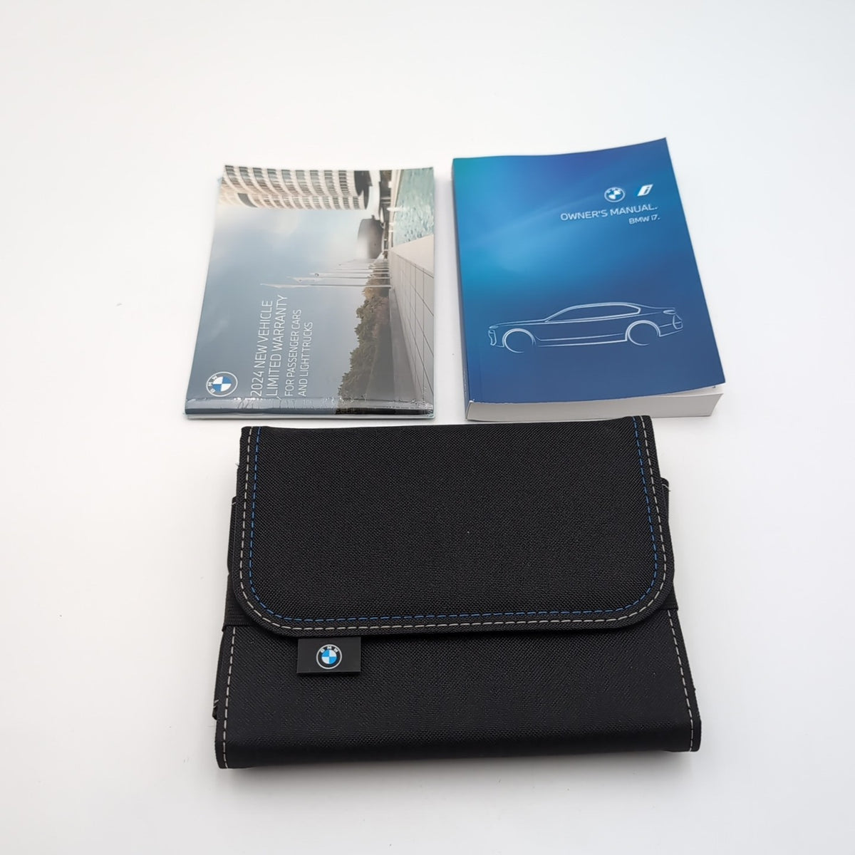 2024 BMW i7 Owners Manual Handbook Set Kit with Case 5B374C2