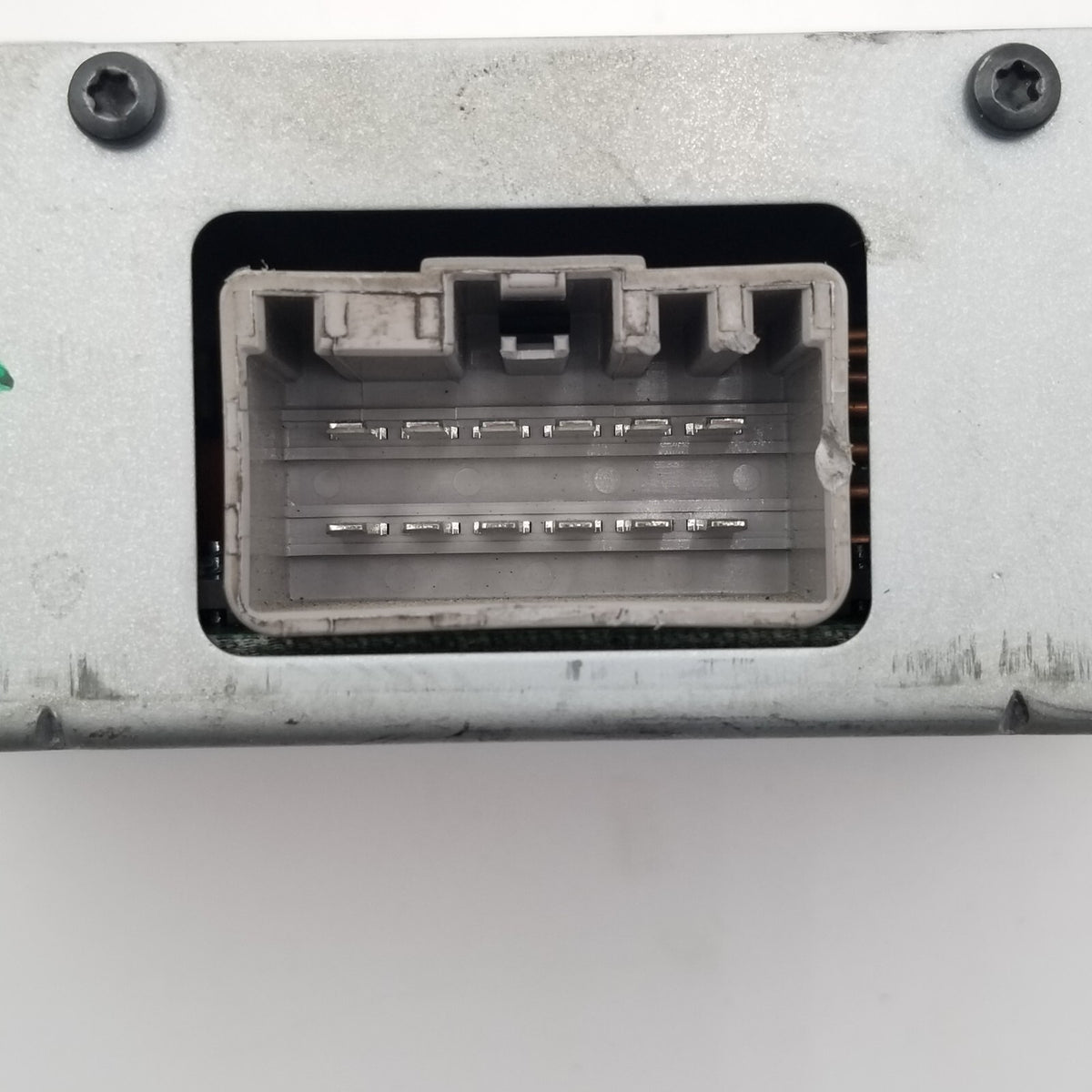 2014 2015 Buick Encore AC DC Power Inverter Control Module OEM 95907290