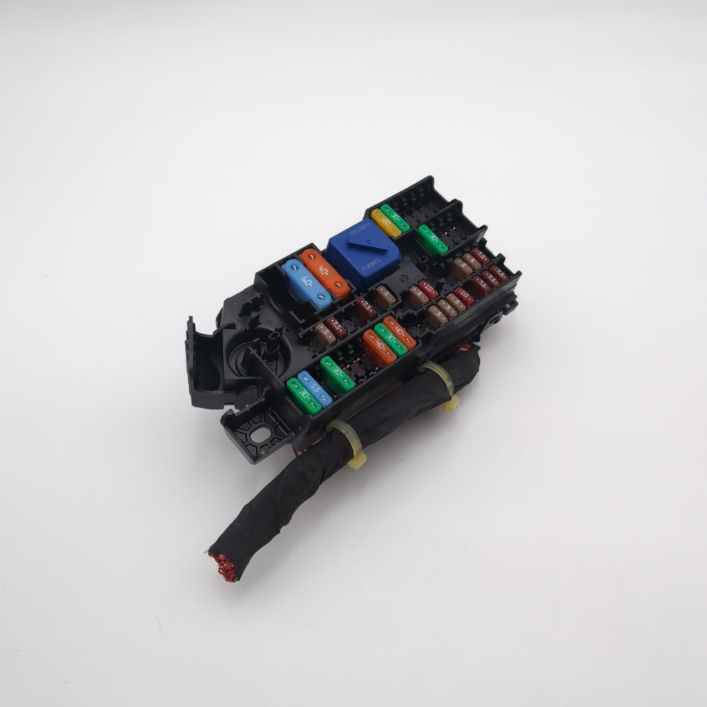 2022 - 2026 BMW 228i F74 X1 X2 iX B+ Positive Power Distribution Fuse Relay Box