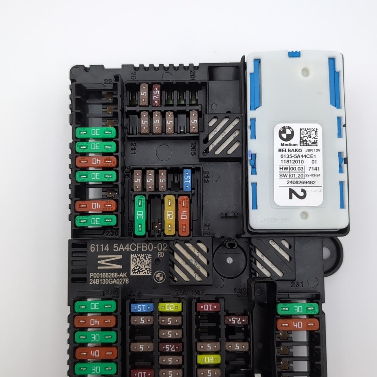 2024 BMW 330i 230I G42 G20 REAR POWER DISTRIBUTION FUSE Box 6114 5A4CFB0 - 02