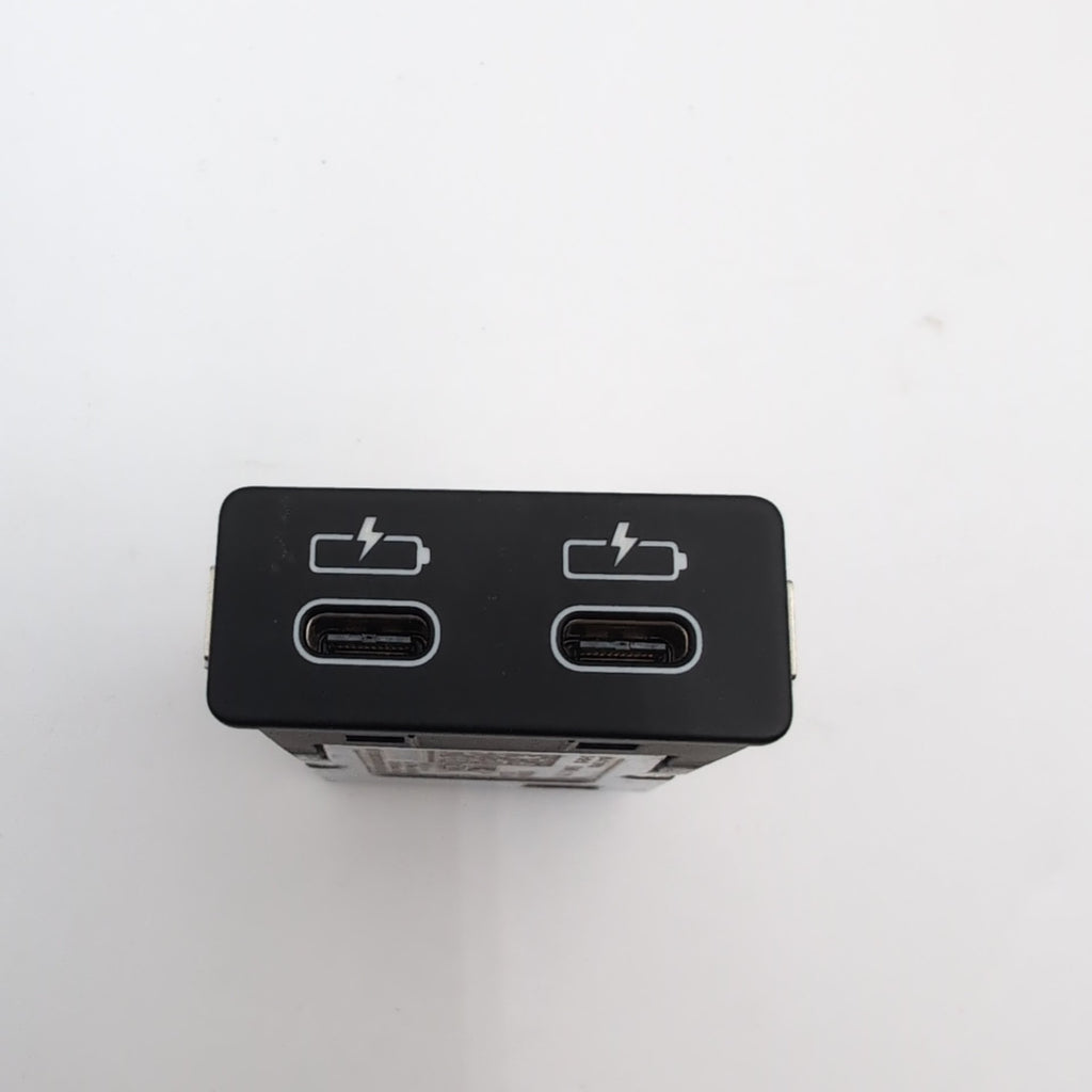 2019 - 2024 BMW G20 G26 F46 G30 G12 M3 M4 X1 X3 X4 Dual USB Port Socket 8711938