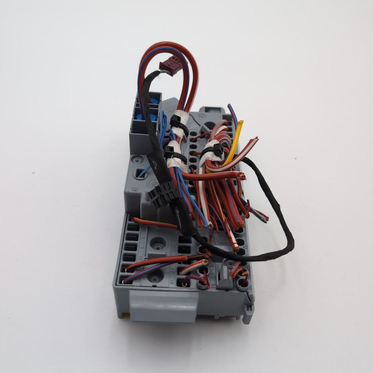 2019 - 2026 BMW X5 X6 X7 XM G20 G26 G42 G87 M3 Front Power Distribution Fuse Box