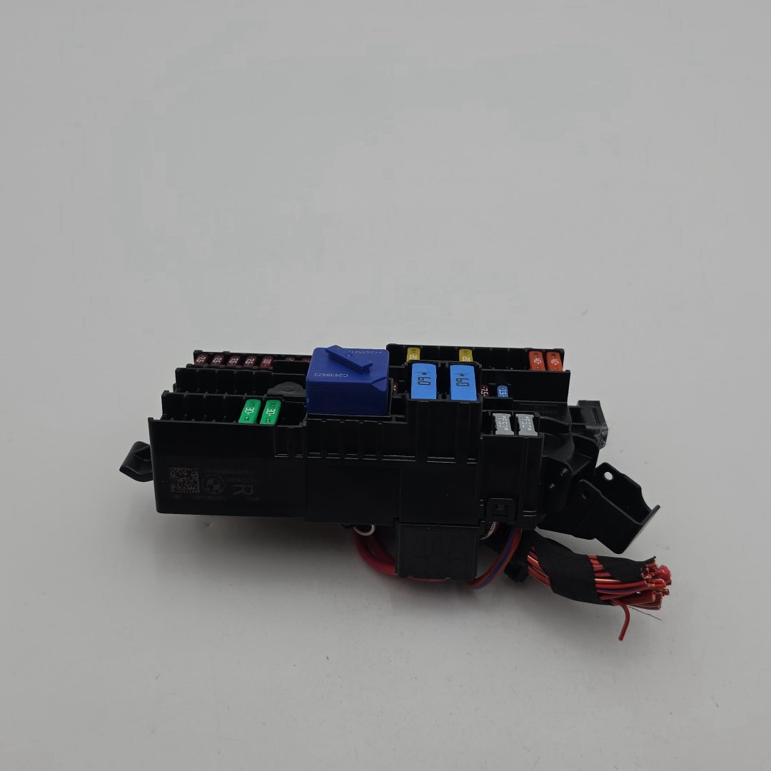 2023 - 2026 BMW 530i G60 G45 G70 G90 Right Power Distribution Fuse Box 5A039C3