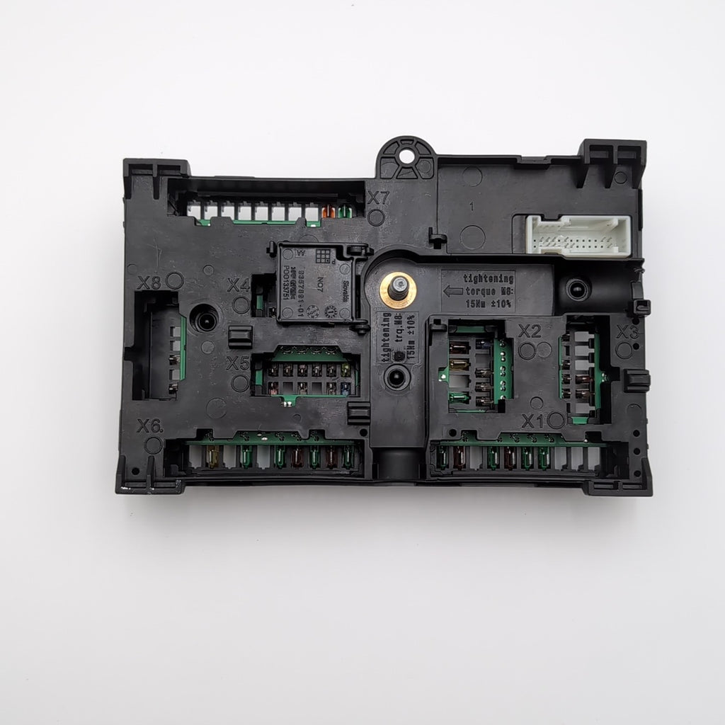 2024 BMW 330i 230I G42 G20 REAR POWER DISTRIBUTION FUSE Box 6114 5A4CFB0 - 02