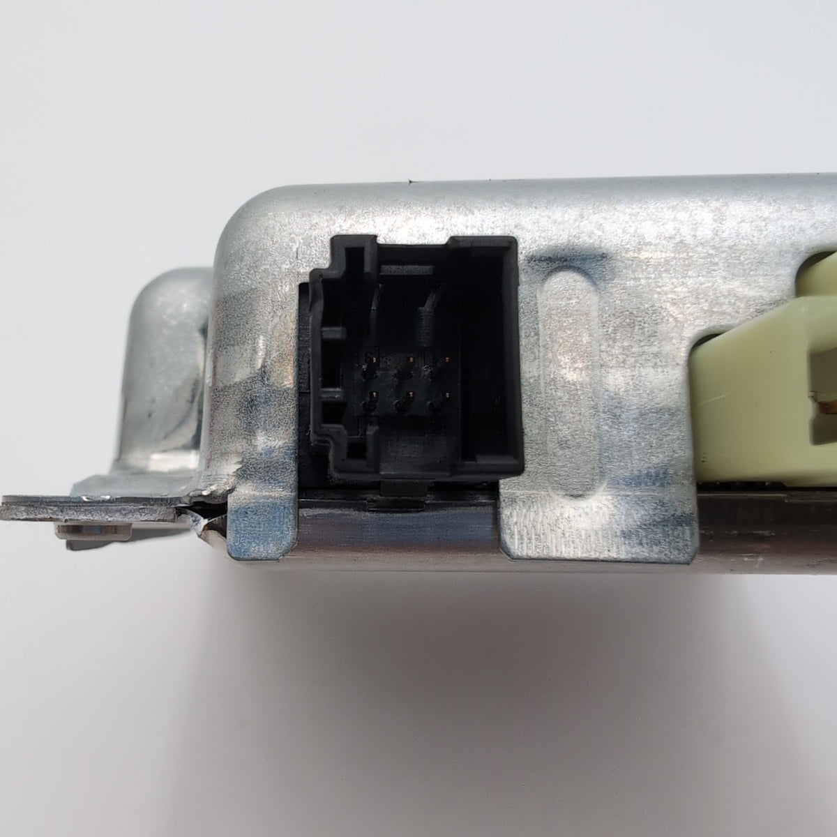 2016 - 2019 BMW 740i 750i G12 Hybrid Battery Charing Module BCU 6819838