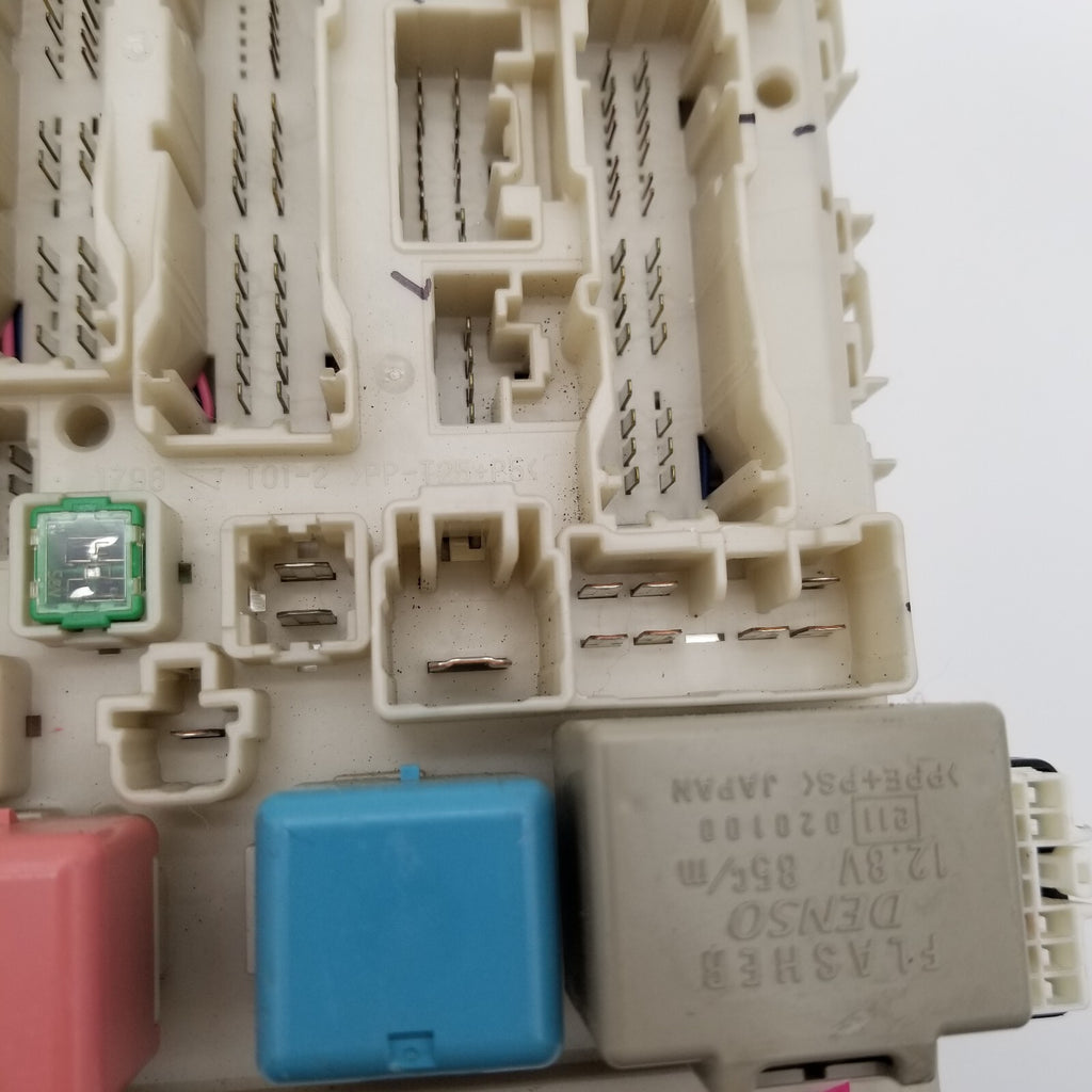 2004- 2009 Fits Toyota Prius Interior Under Dash Relay Fuse Box 82730-47300