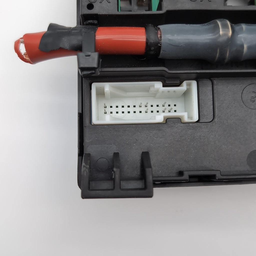 2022 2023 2024 2025 BMW X3 X4 G02 Power Distribution Fuse Box Module 5A04501