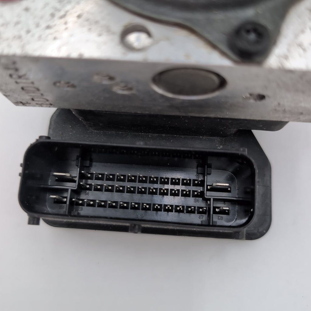 2011 2012 2013 Kia Sorento 2.4L ABS Anti Lock Brake Pump 58910-1U960