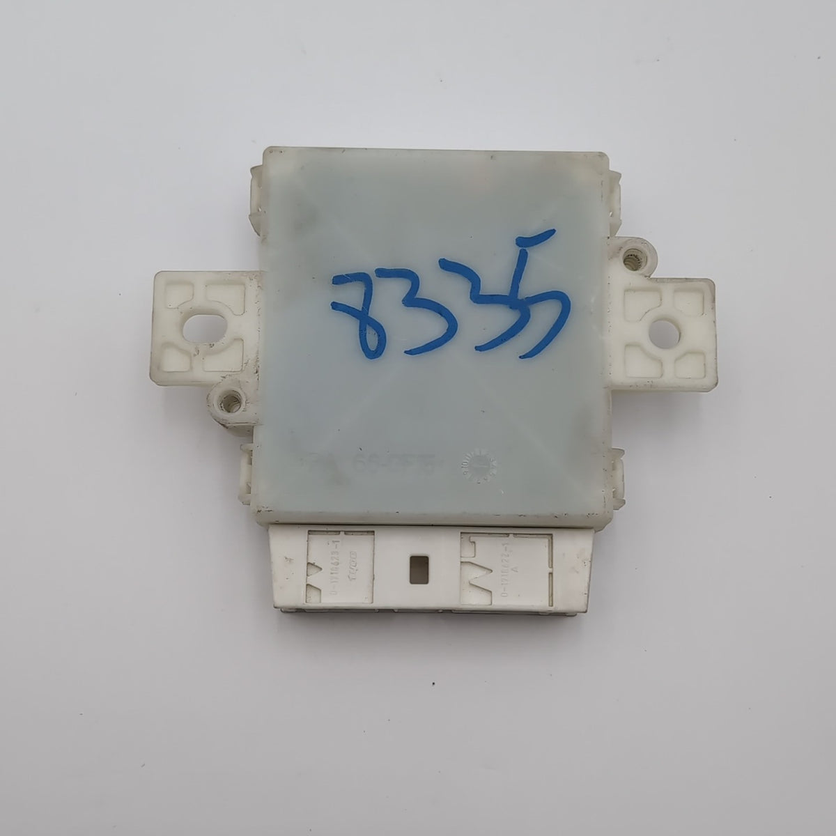 2007 2008 2009 Mercedes W221 S550 S63 Parking Assist Control Module A2215408262