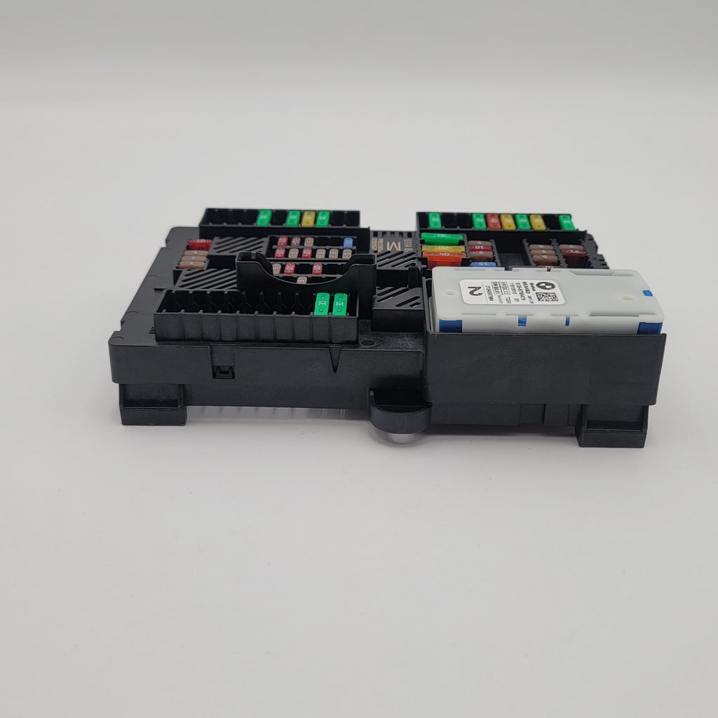 2019 - 2023 BMW M550i G30 G16 Rear Power Distribution Fuse Box 8713127