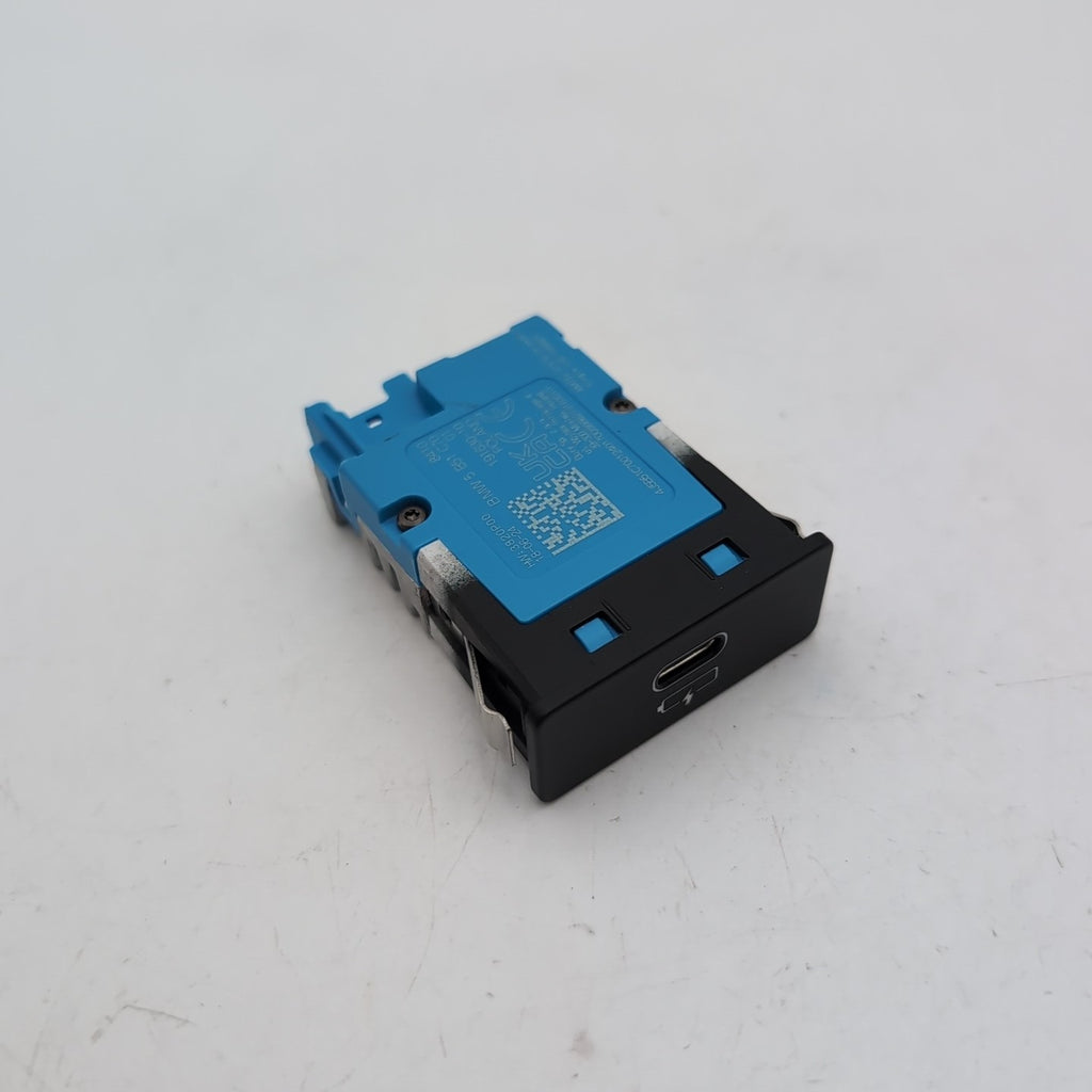2019 - 2026 BMW G20 G21 G22 G26 G15 G30 G31 X3 Single USB Socket Port 5B51C70