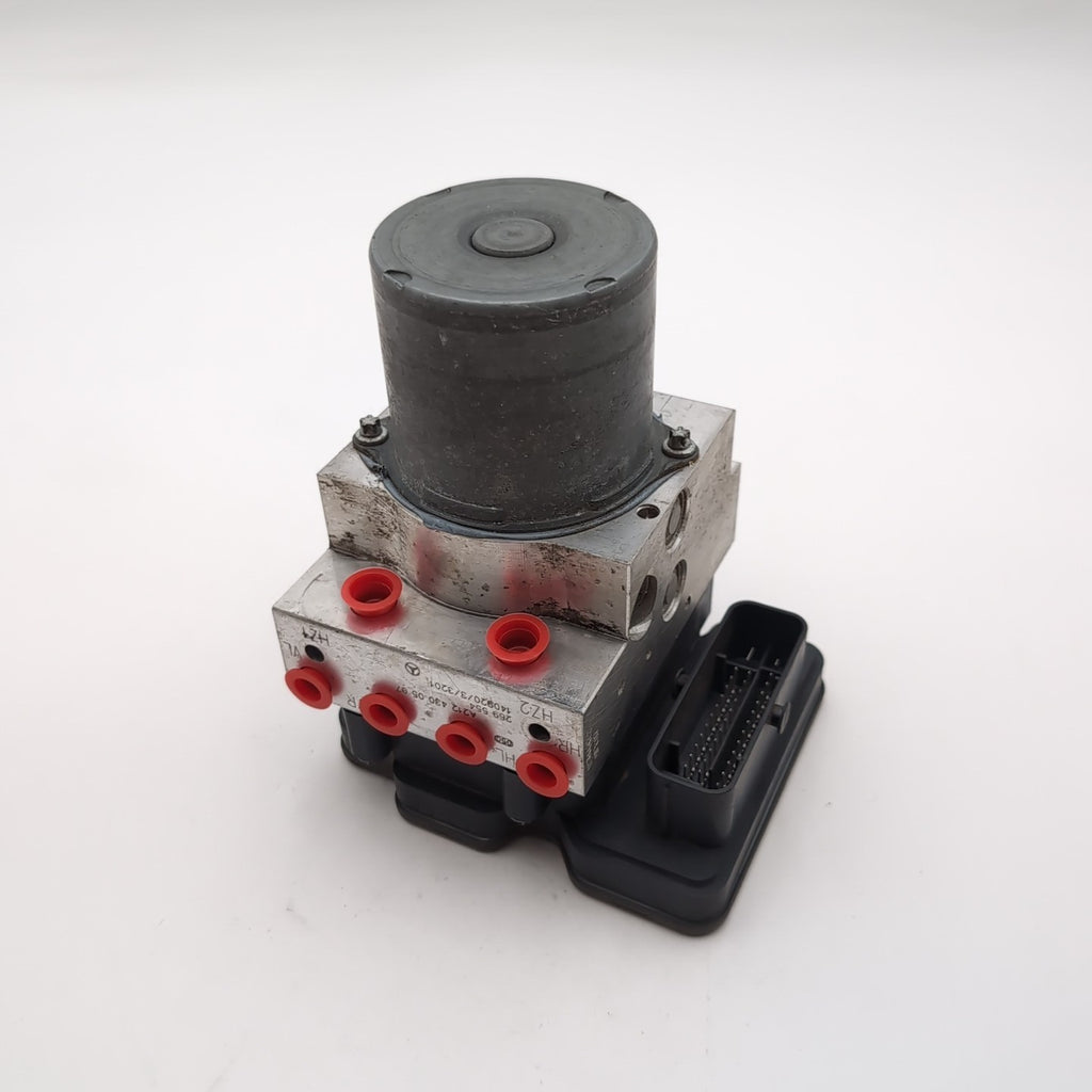 2015 Mercedes Benz E63 AMG ABS Anti Lock Brake Pump Control Unit A2124300507