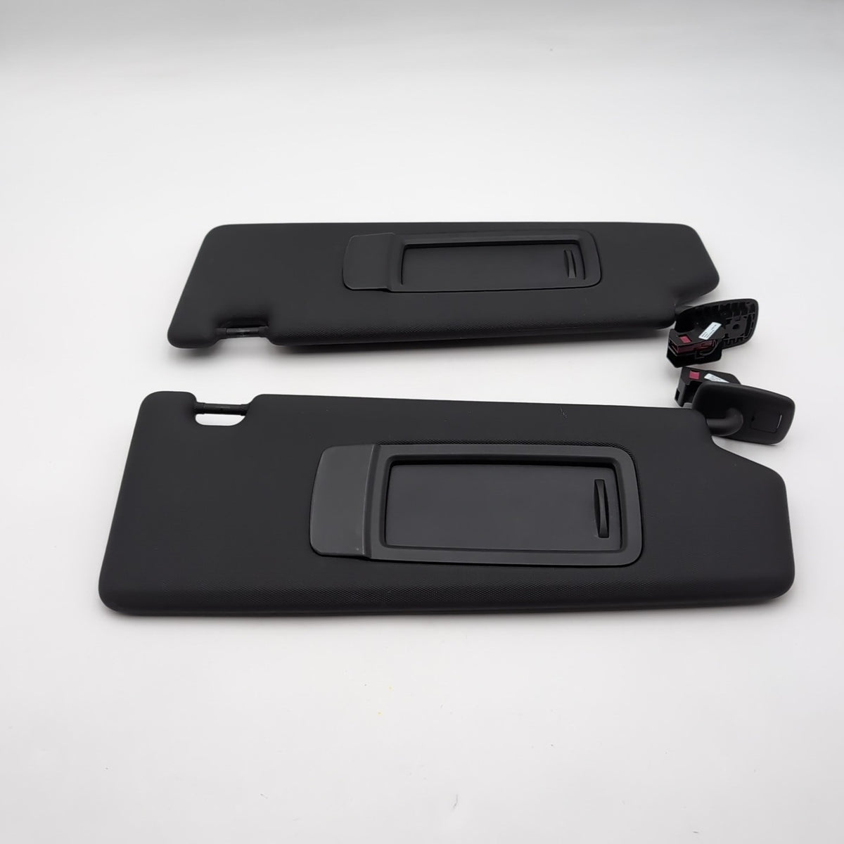 2024 2025 BMW 530i 550E G60 Sedan Left Right Sun Visor Set OEM 9501367 9501368