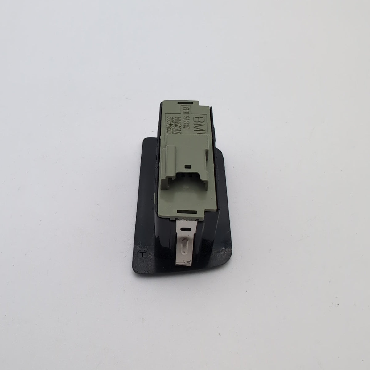 2021 - 2026 BMW 540i 530i i5 G60 M5 X1 X2 X3 Trunk Lid Tailgate Switch Button
