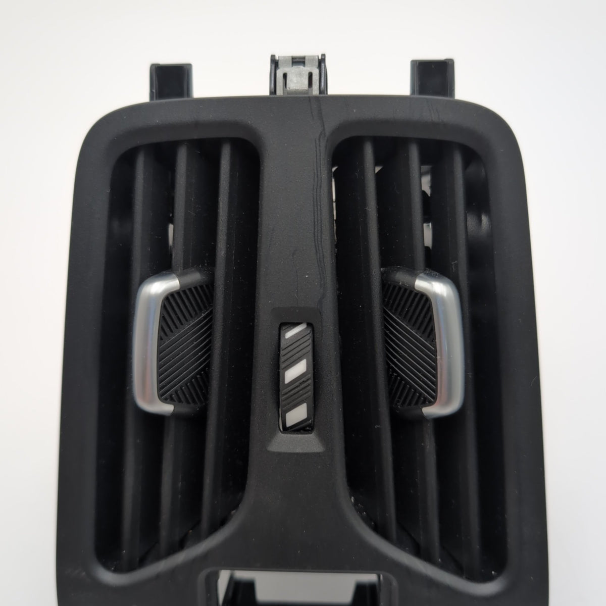 2022 2023 2024 2025 BMW X1 X2 Rear Console AC Heater Air Vent 9473179