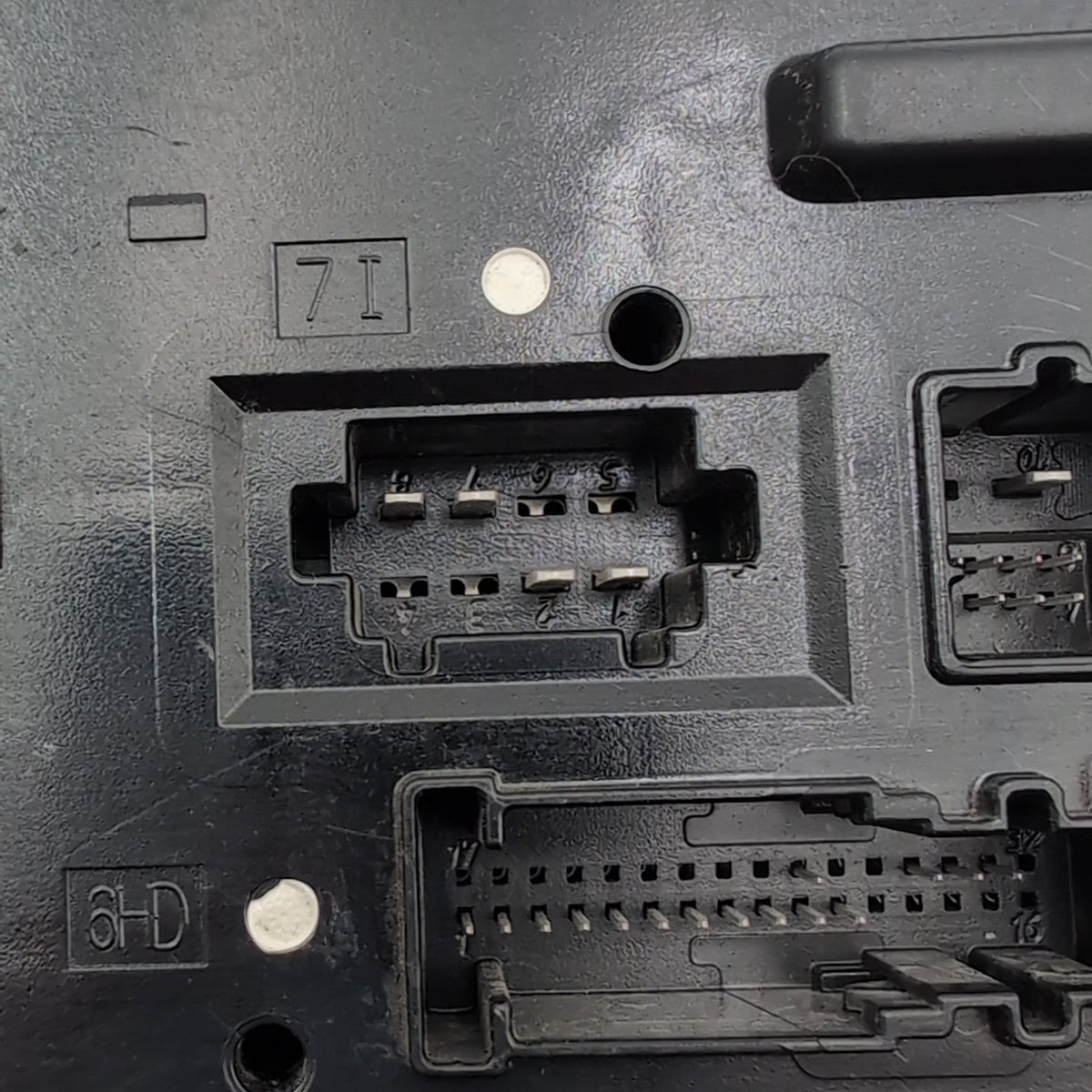 2012 2013 2014 Mercedes W204 C250 SAM Module Relay Fuse Box OEM