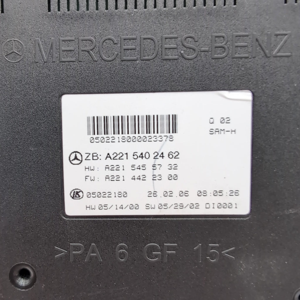 2007 2008 2009 Mercedes W221 S550 Rear Trunk Fuse Relay Junction Box A2215403050
