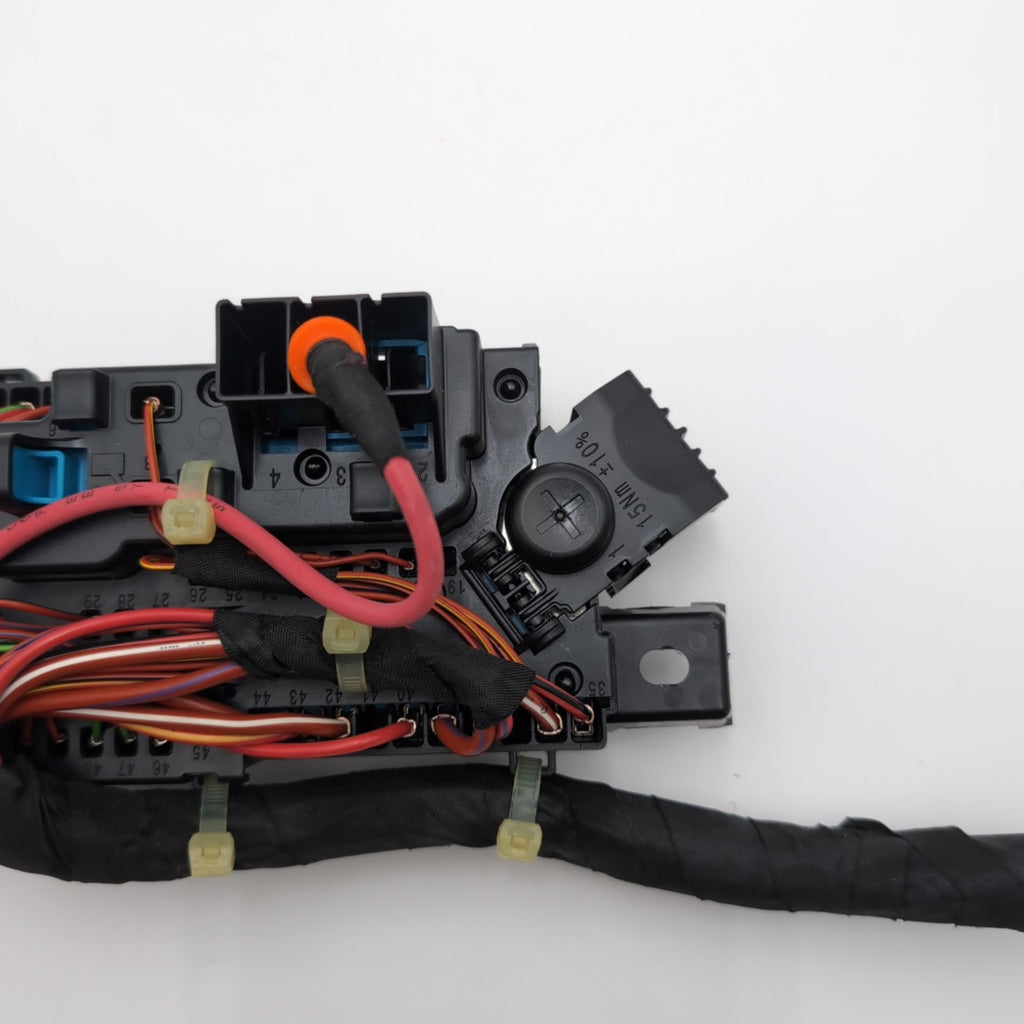 2022 - 2026 BMW 228i F74 X1 X2 iX B+ Positive Power Distribution Fuse Relay Box