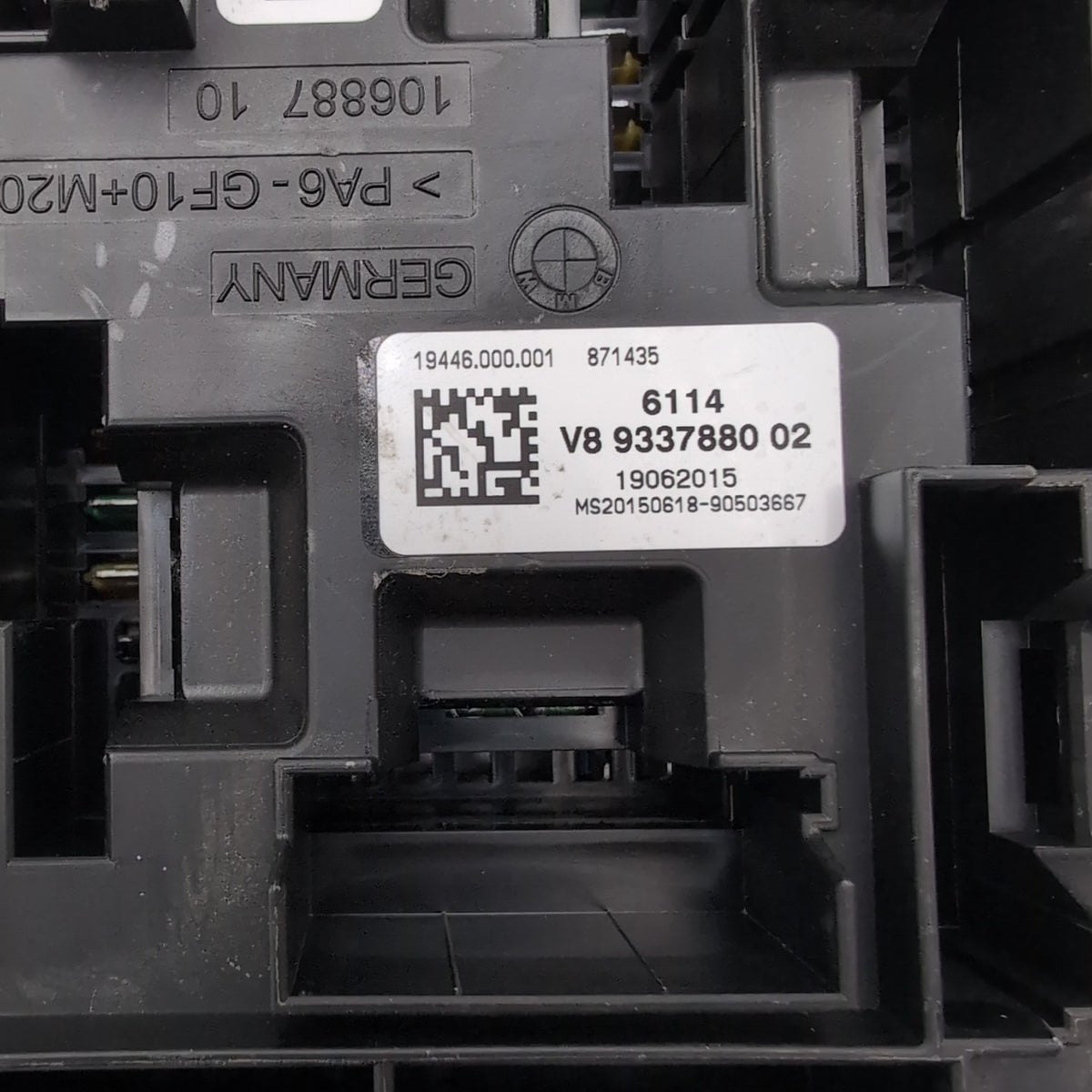 2013- 2016 BMW F30 F32 F34 F36 F80 F82 M3 M4 REAR FUSE RELAY BOX MODULE 9337880