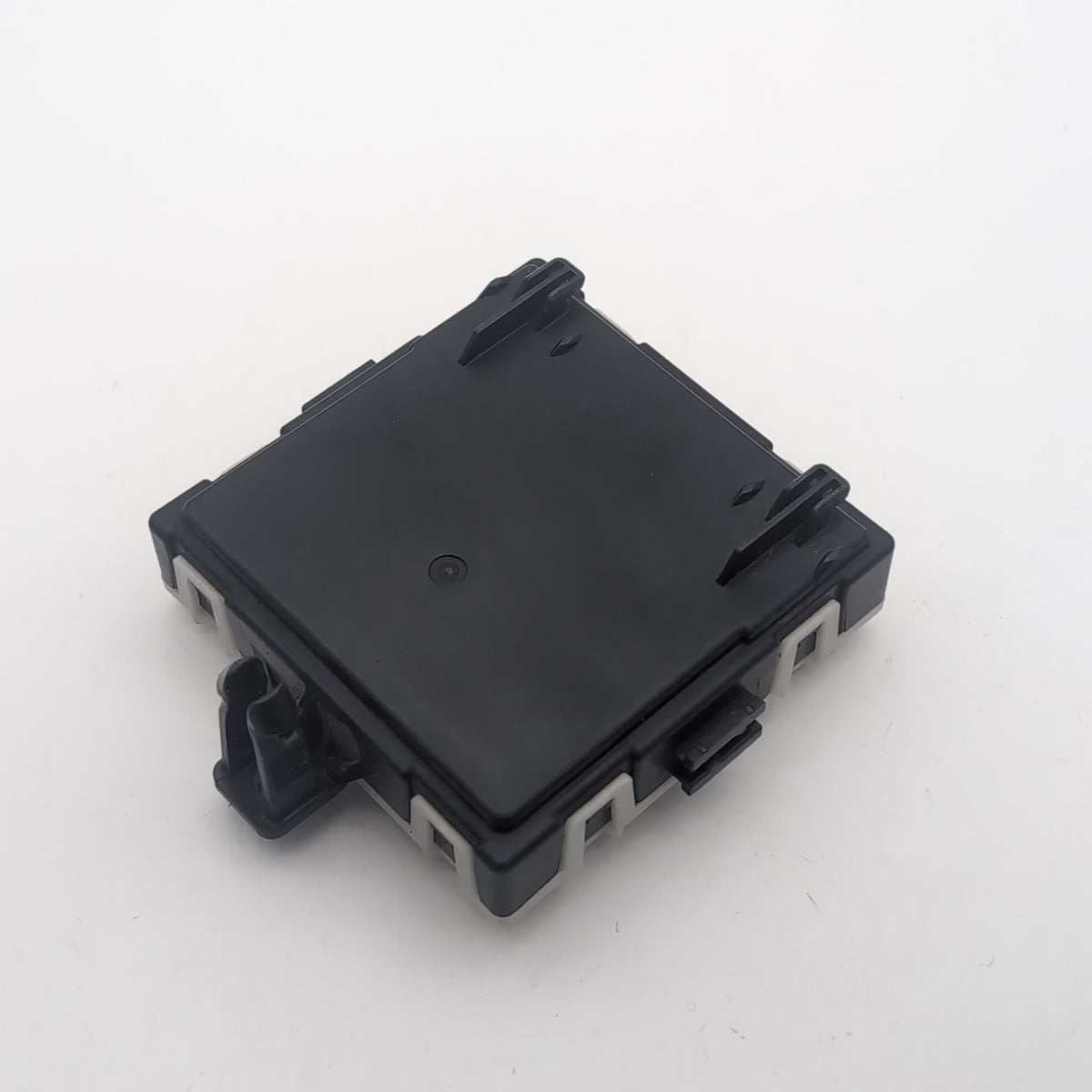 2020- 2025 Mercedes GLB250 X247 Right Front Door Control Module A1779004106