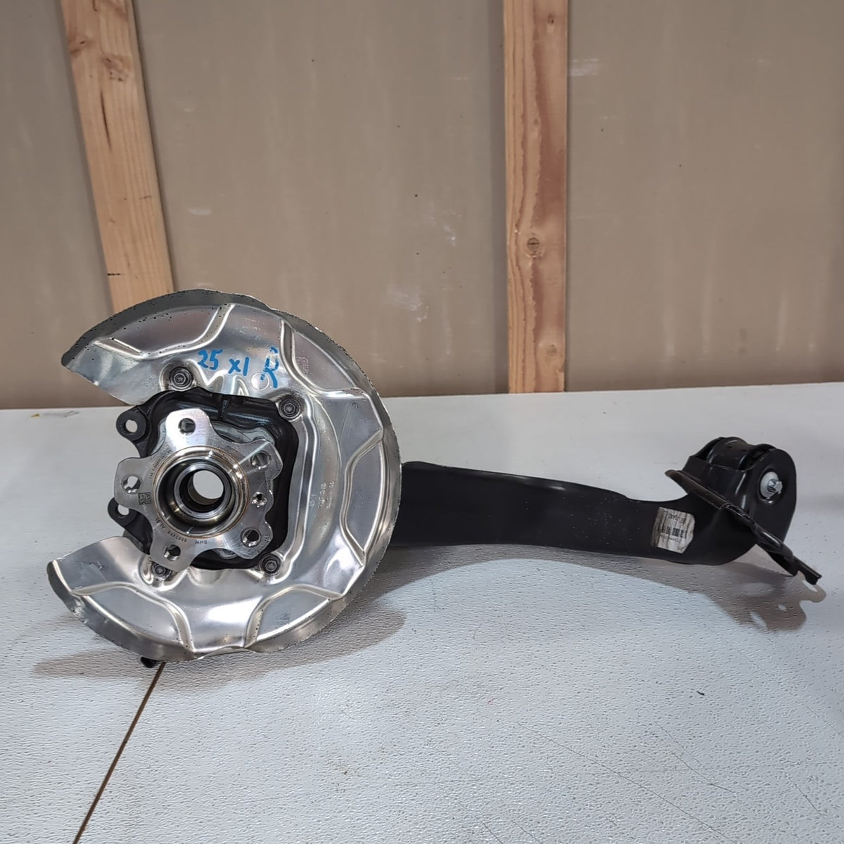 2023 2024 2025 BMW X1 U11 Rear Right Spindle Knuckle Hub Control Arm 6894210