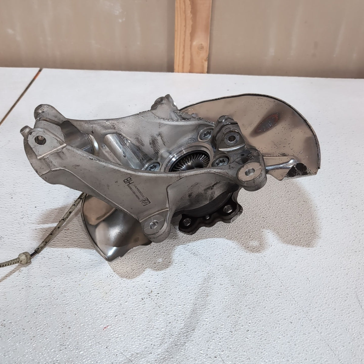 2023 2024 2025 BMW X1 U11 Front Right Passenger Spindle Knuckle Hub OEM 6890180