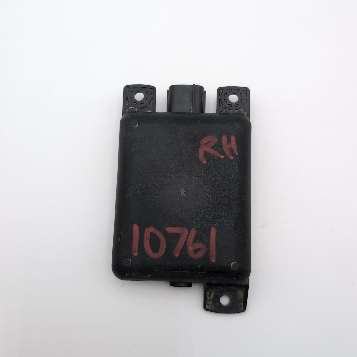 2019 2020 2021 Hyundai Kona SLAVE RH Right Blind Spot Radar Sensor 95820-J9000