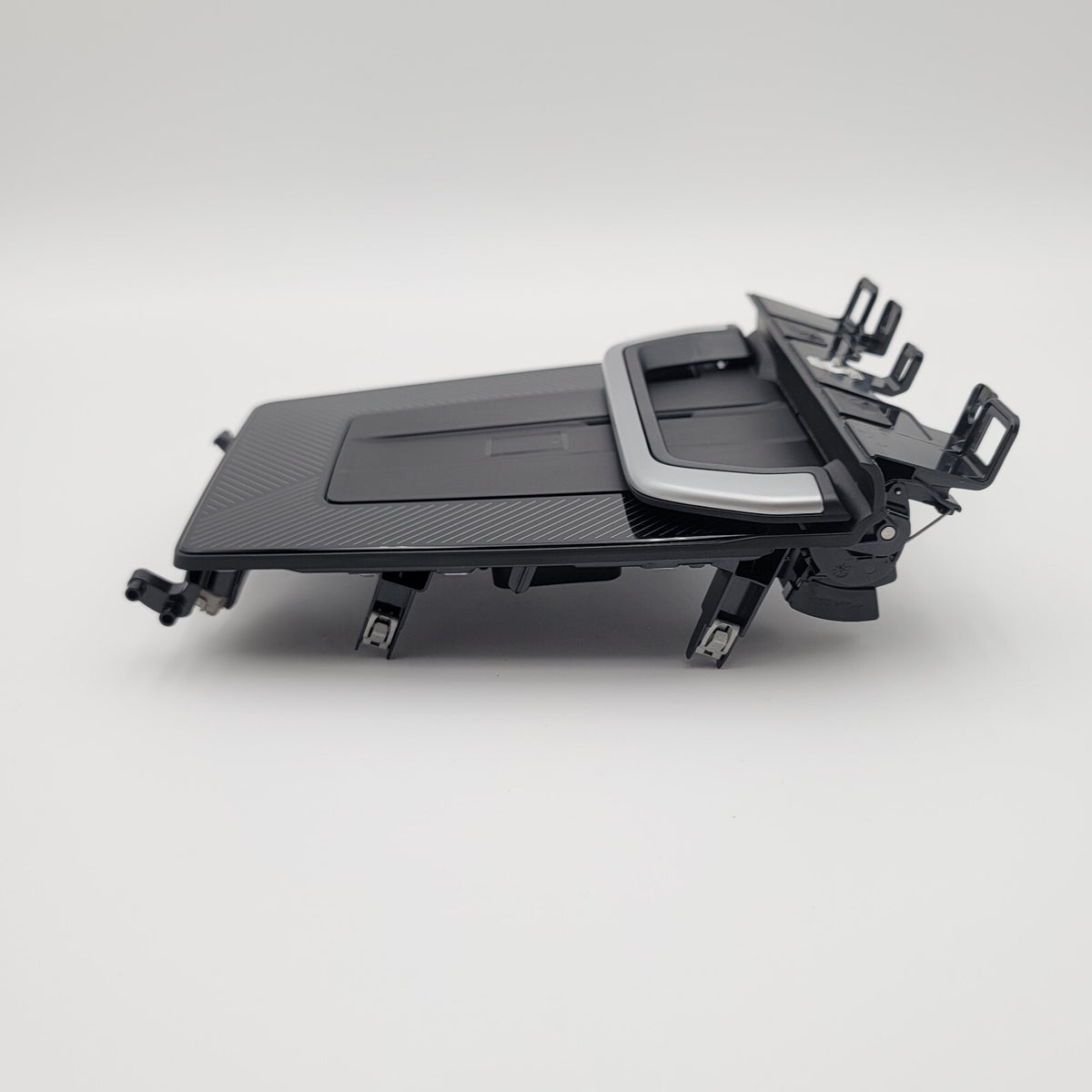 2023 2024 BMW X1 U11 M35i FRONT CENTER CONSOLE COMPARTMENT W/CHARGING TRAY OEM