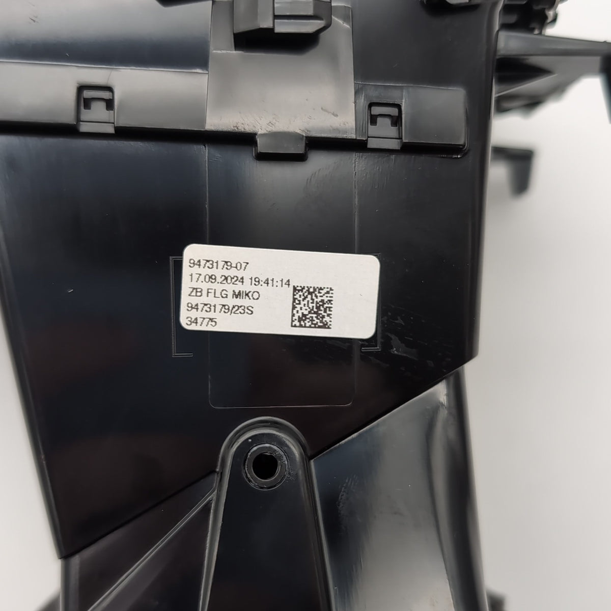 2022 2023 2024 2025 BMW X1 X2 Rear Console AC Heater Air Vent 9473179