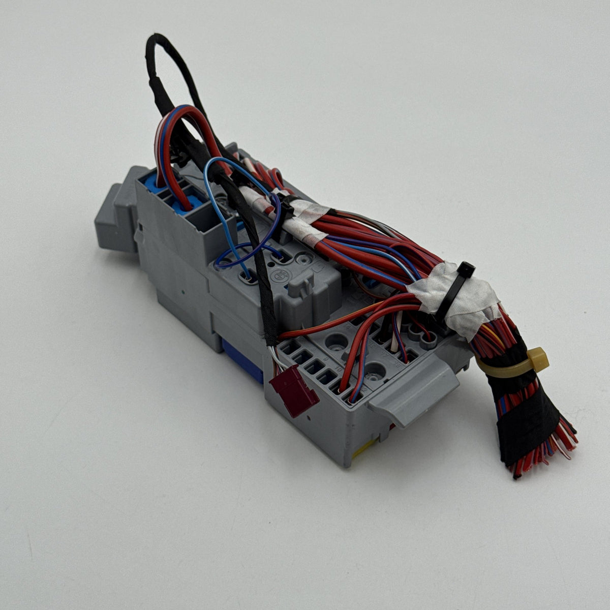 2019 - 2026 BMW X5 X6 X7 XM G20 G26 G42 G87 M3 Front Power Distribution Fuse Box