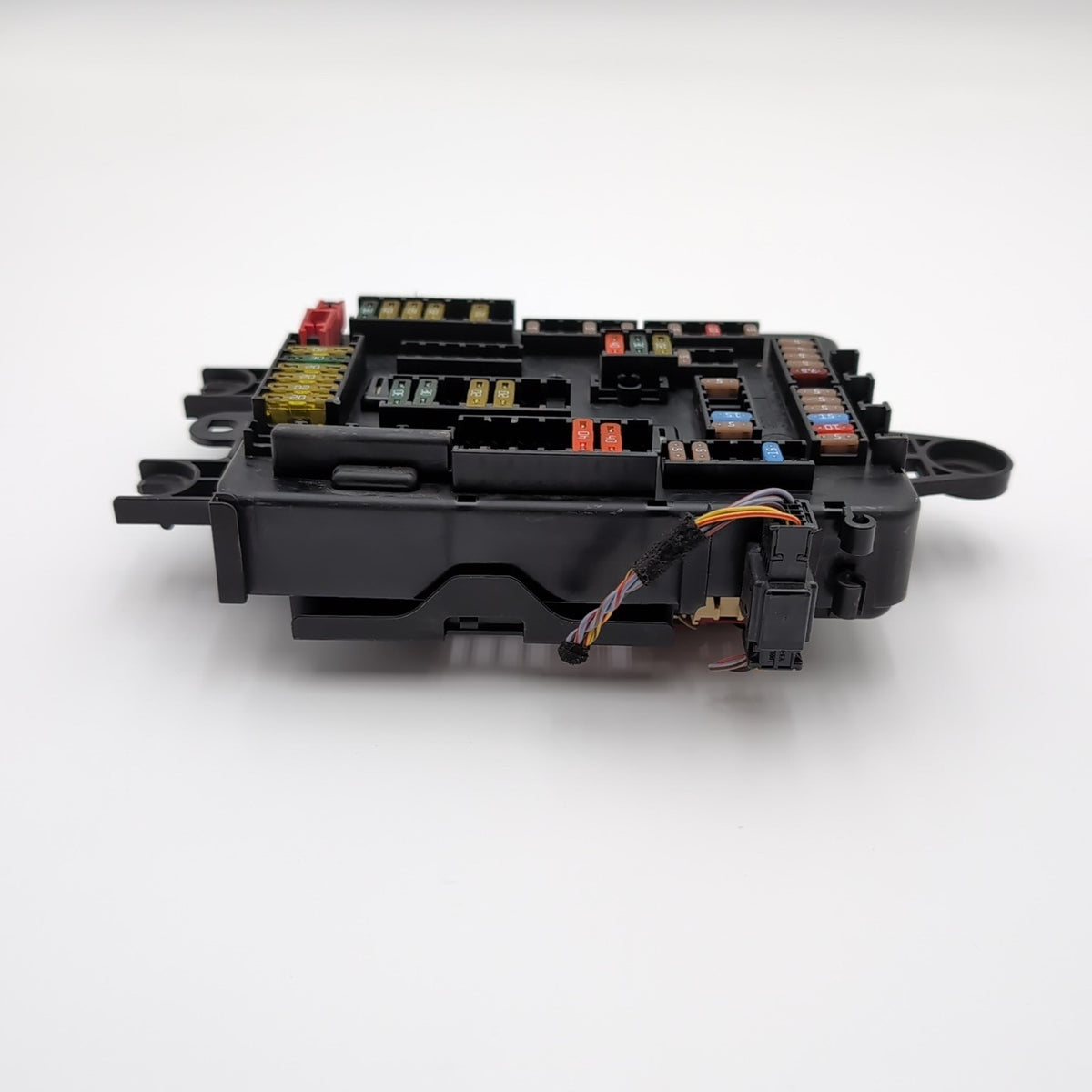 2013- 2016 BMW F30 F32 F34 F36 F80 F82 Rear Power Distribution Fuse Box 9337880