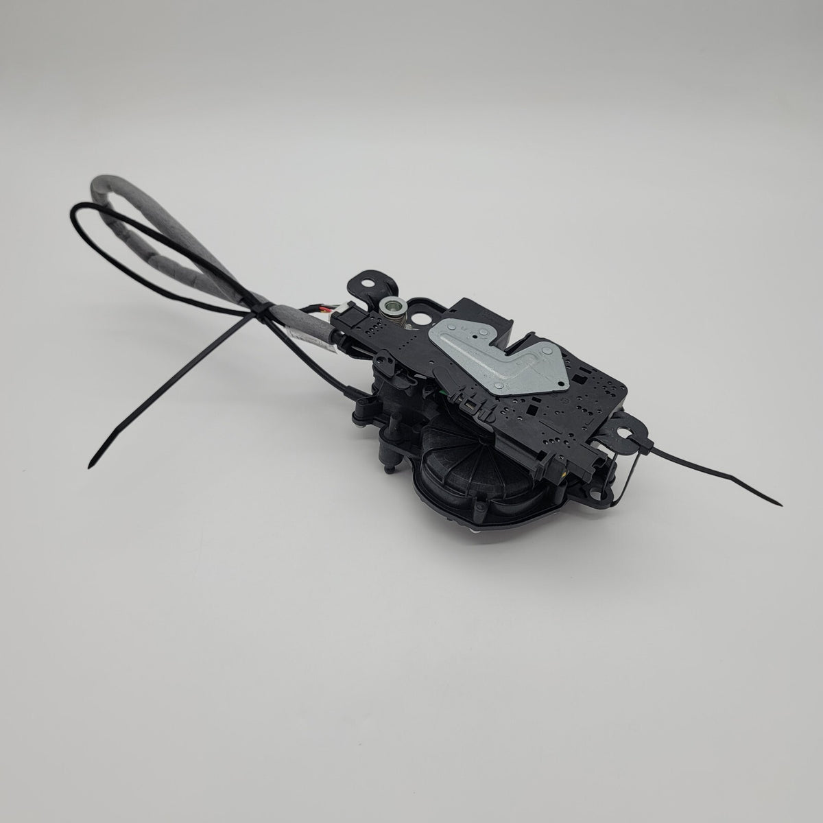 2018- 2024 BMW X4M X4 F98 G02 Rear Trunk Latch Lock Actuator Motor Assembly OEM