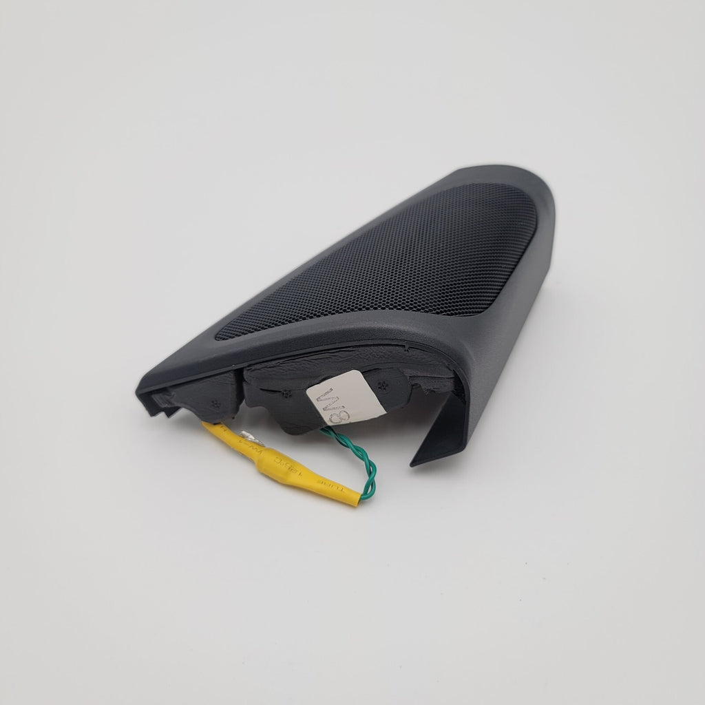 2014- 2018 BMW 7 Series G11 G12 Front Right Door Corner Speaker Cover 7458446